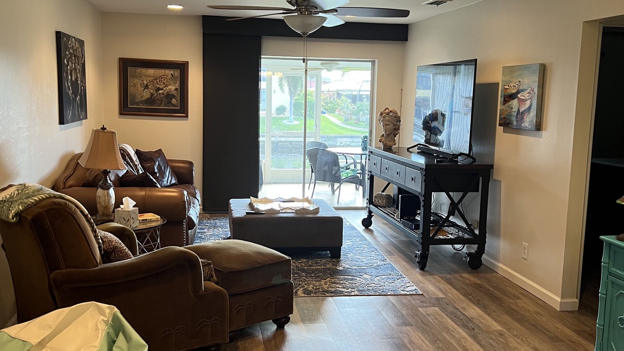 Photo of Livingroom in Caloosahatchee