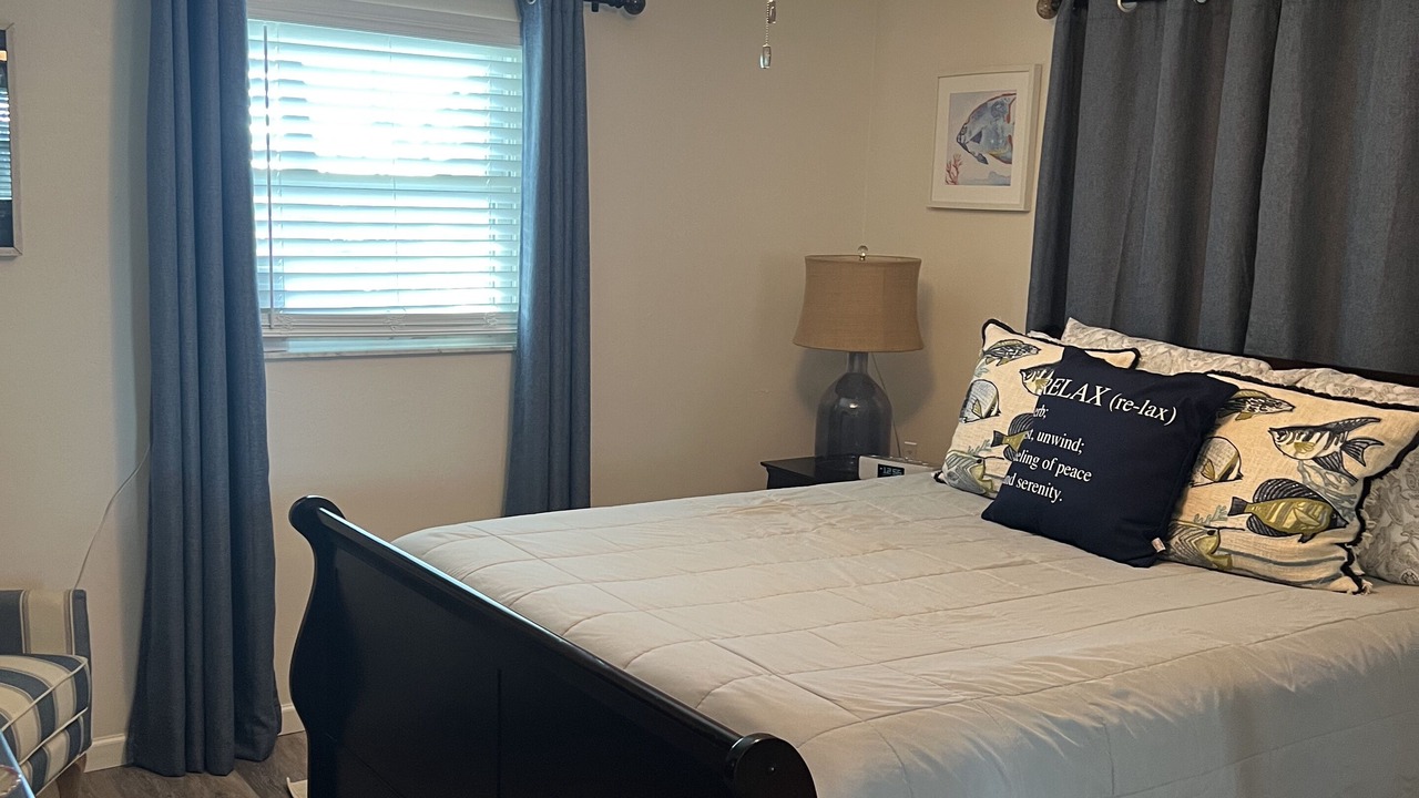 Photo of Bedroom in Caloosahatchee