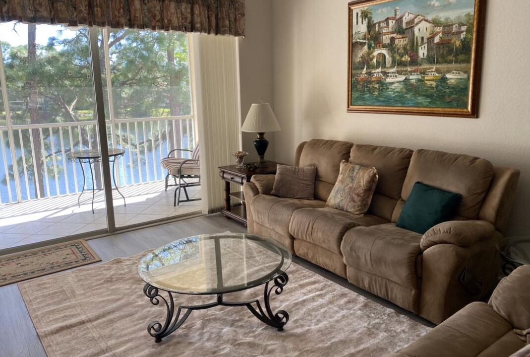 Photo of Livingroom in Imperial Golf Estates