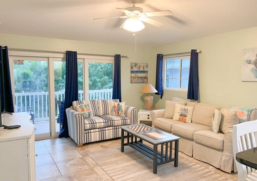 Photo of Livingroom in Holmes Beach