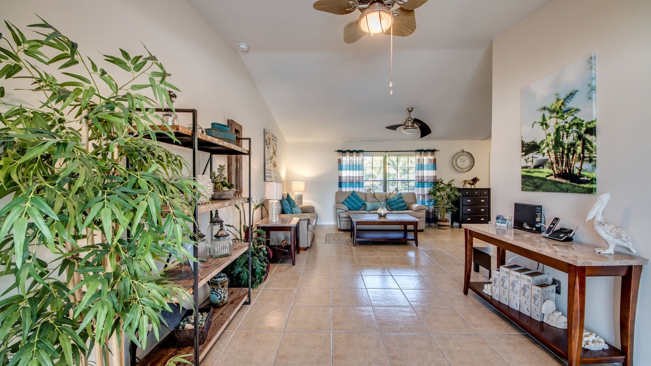 Photo of Livingroom in Caloosahatchee