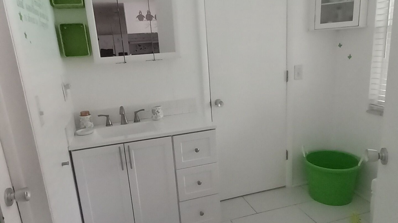 Photo of Bathroom in Caloosahatchee