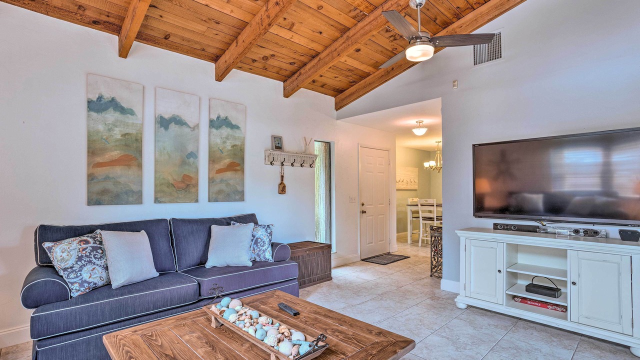 Photo of Livingroom in Jensen Beach