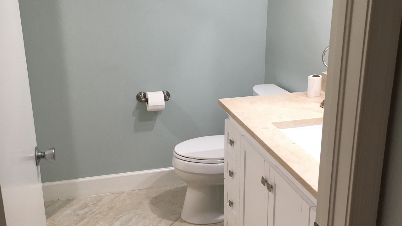 Photo of Bathroom in Vanderbilt Beach