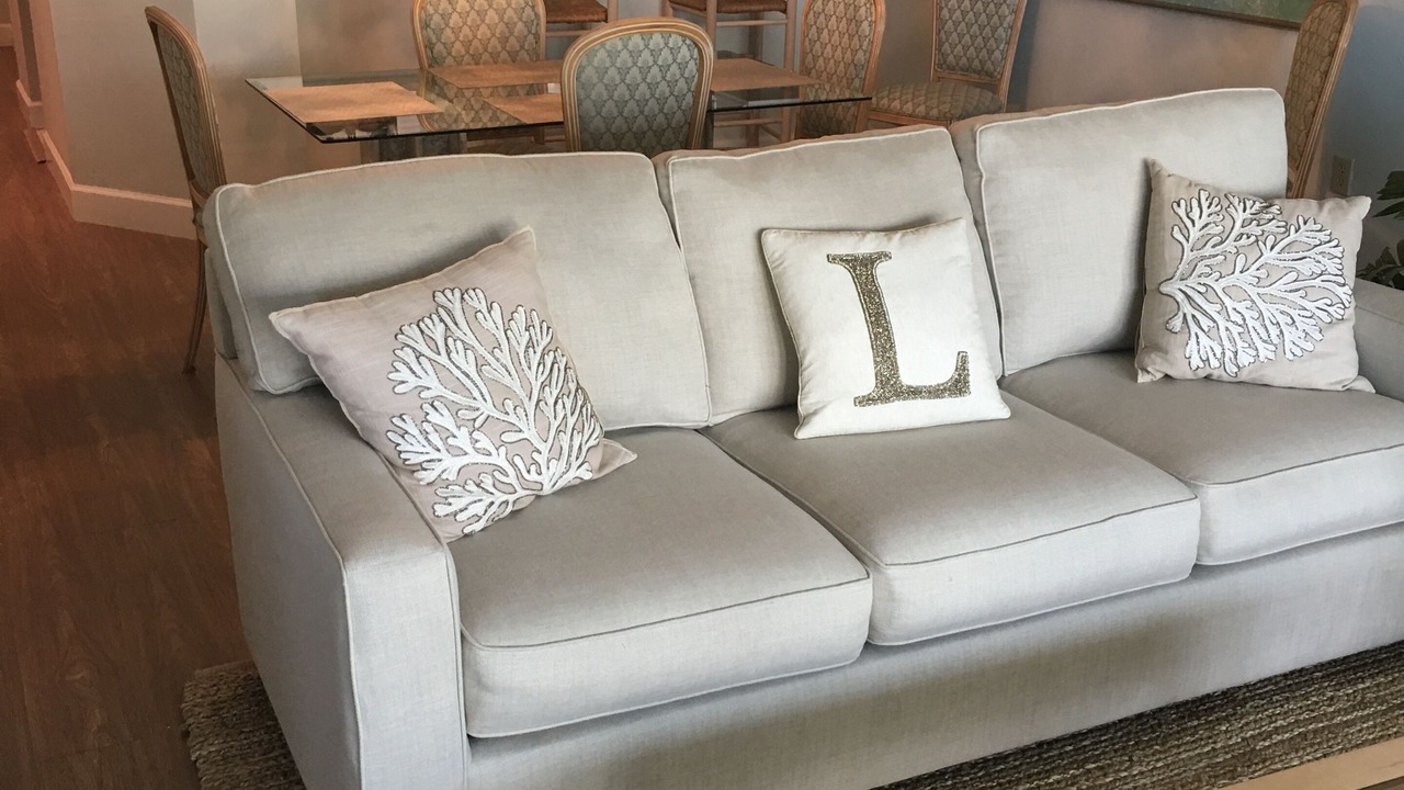 Photo of Livingroom in Vanderbilt Beach