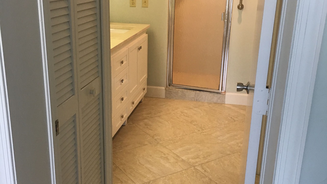 Photo of Bathroom in Vanderbilt Beach
