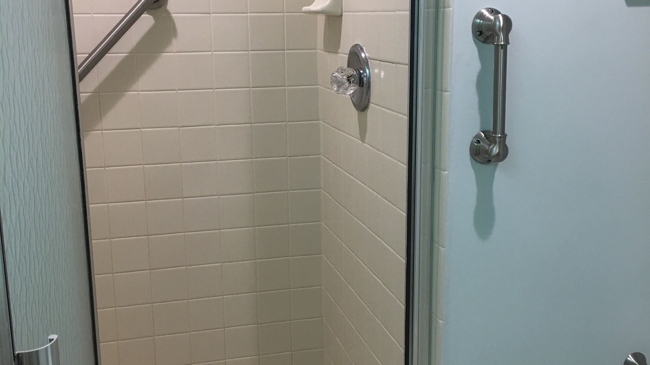 Photo of Bathroom in Vanderbilt Beach