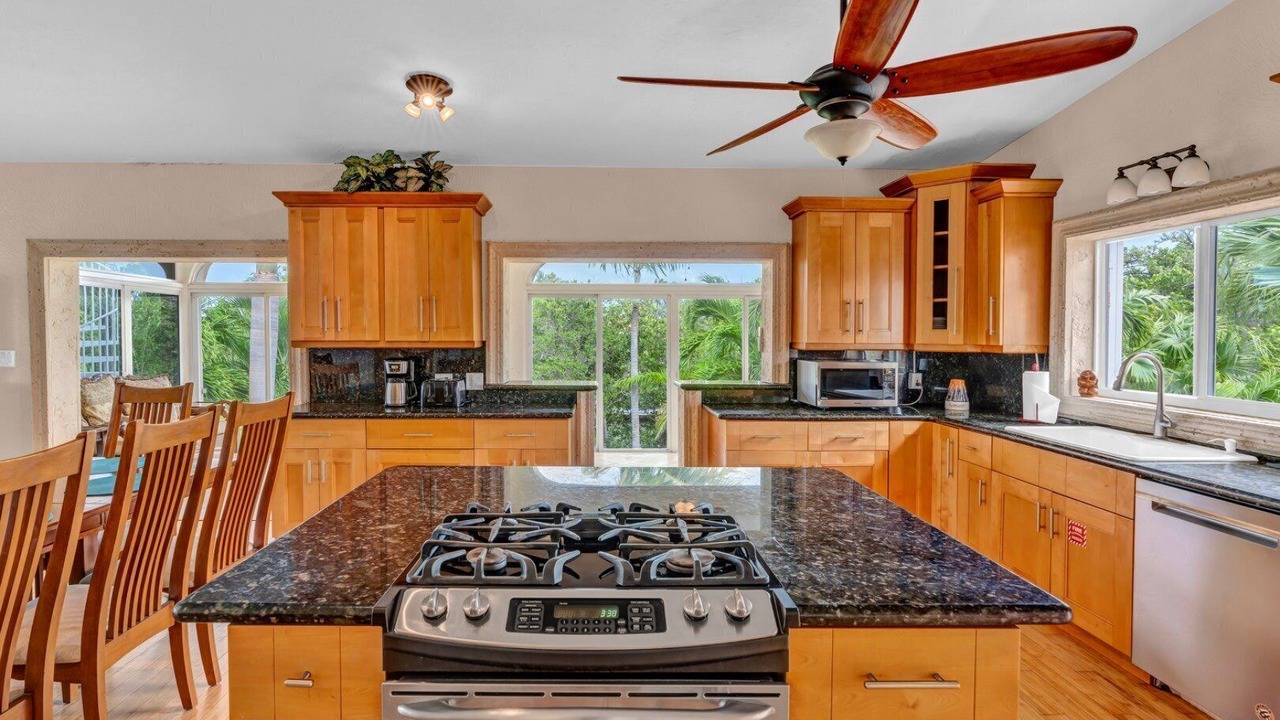 Photo of Kitchen in Marathon