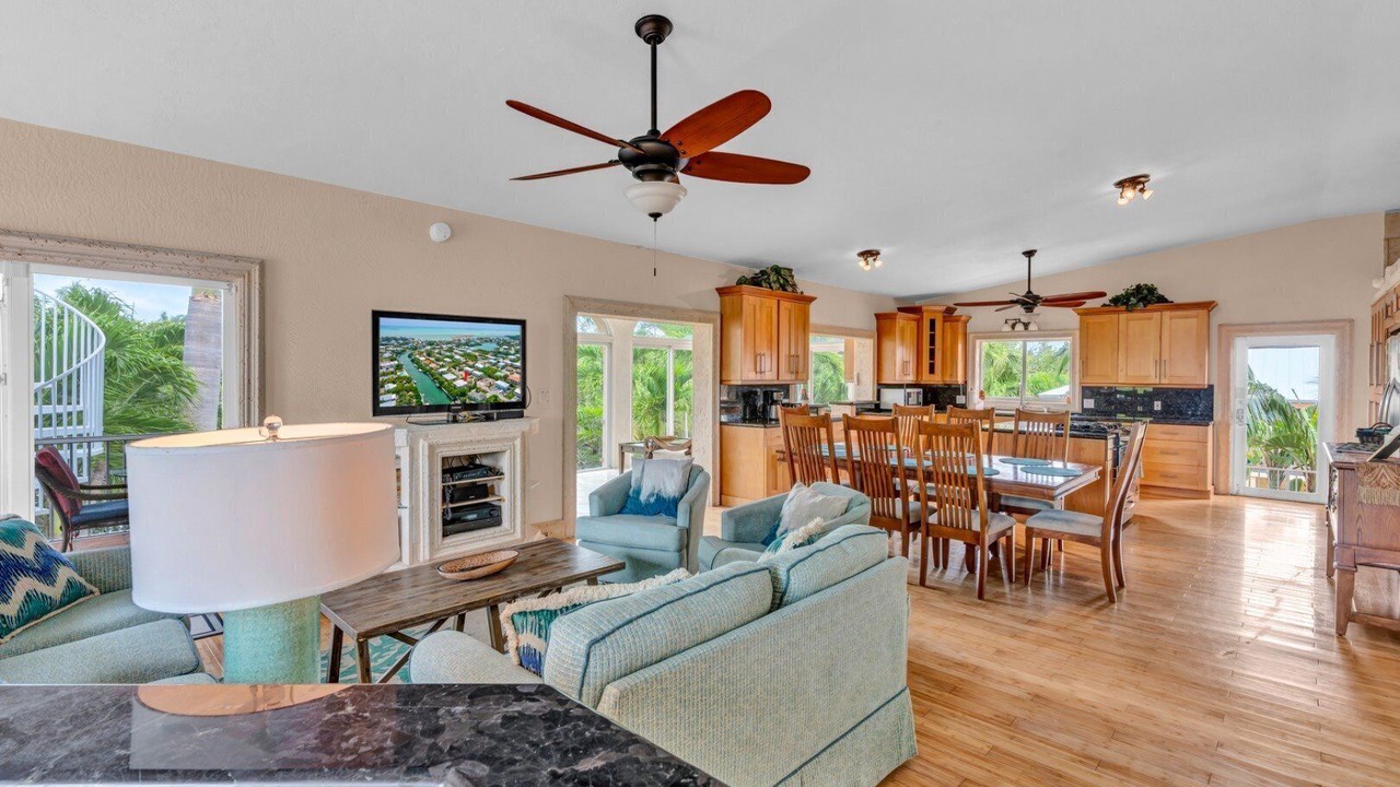 Photo of Livingroom in Marathon