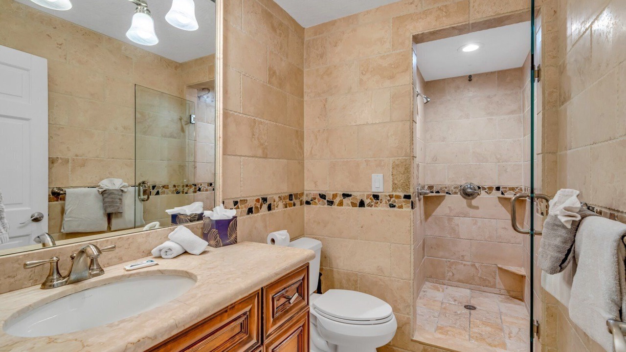 Photo of Bathroom in Marathon