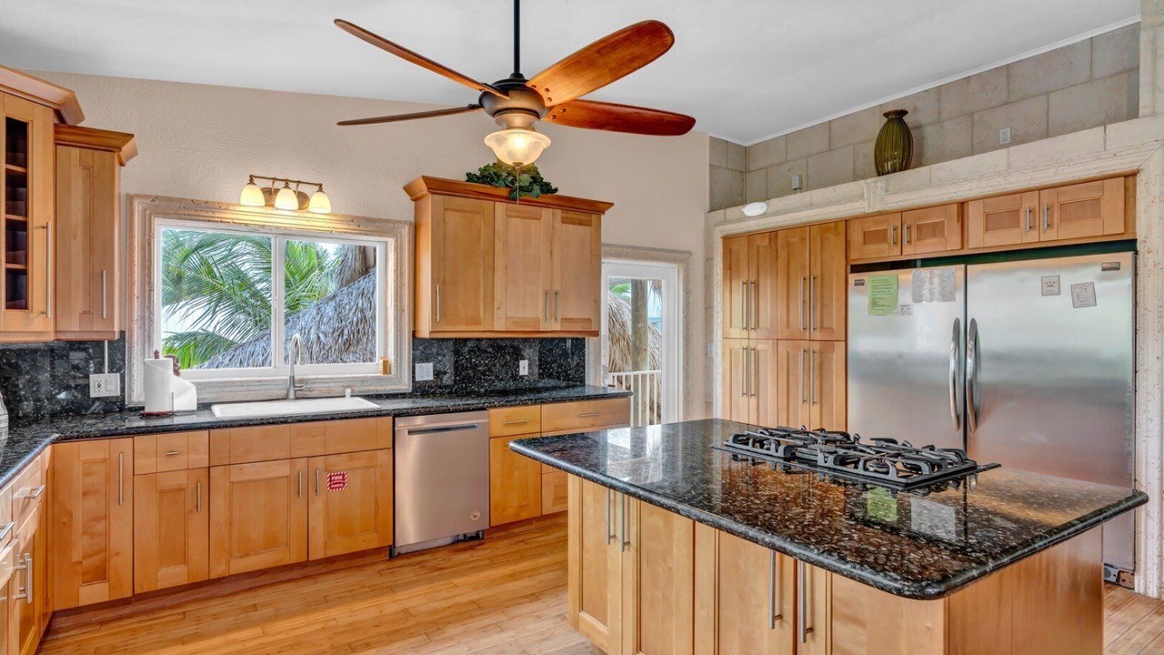 Photo of Kitchen in Marathon