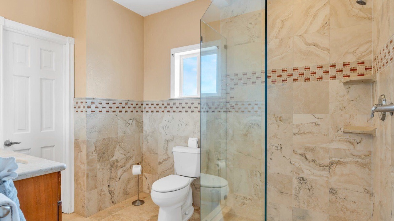 Photo of Bathroom in Marathon