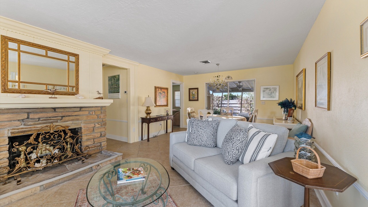 Photo of Livingroom in Bay Isle