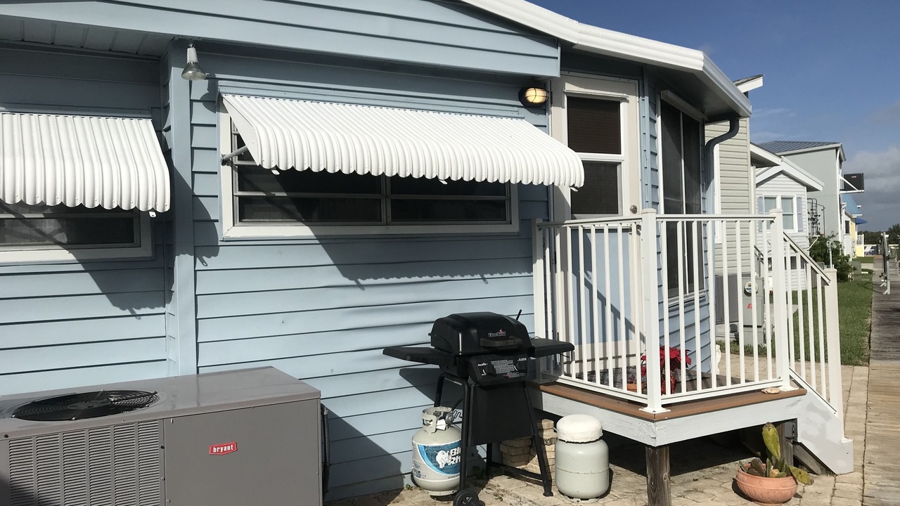 Photo of Patio Balcony in Nettles Island