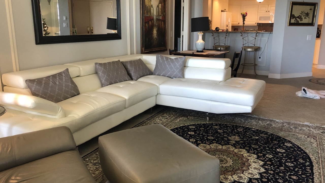 Photo of Livingroom in Pelican Bay