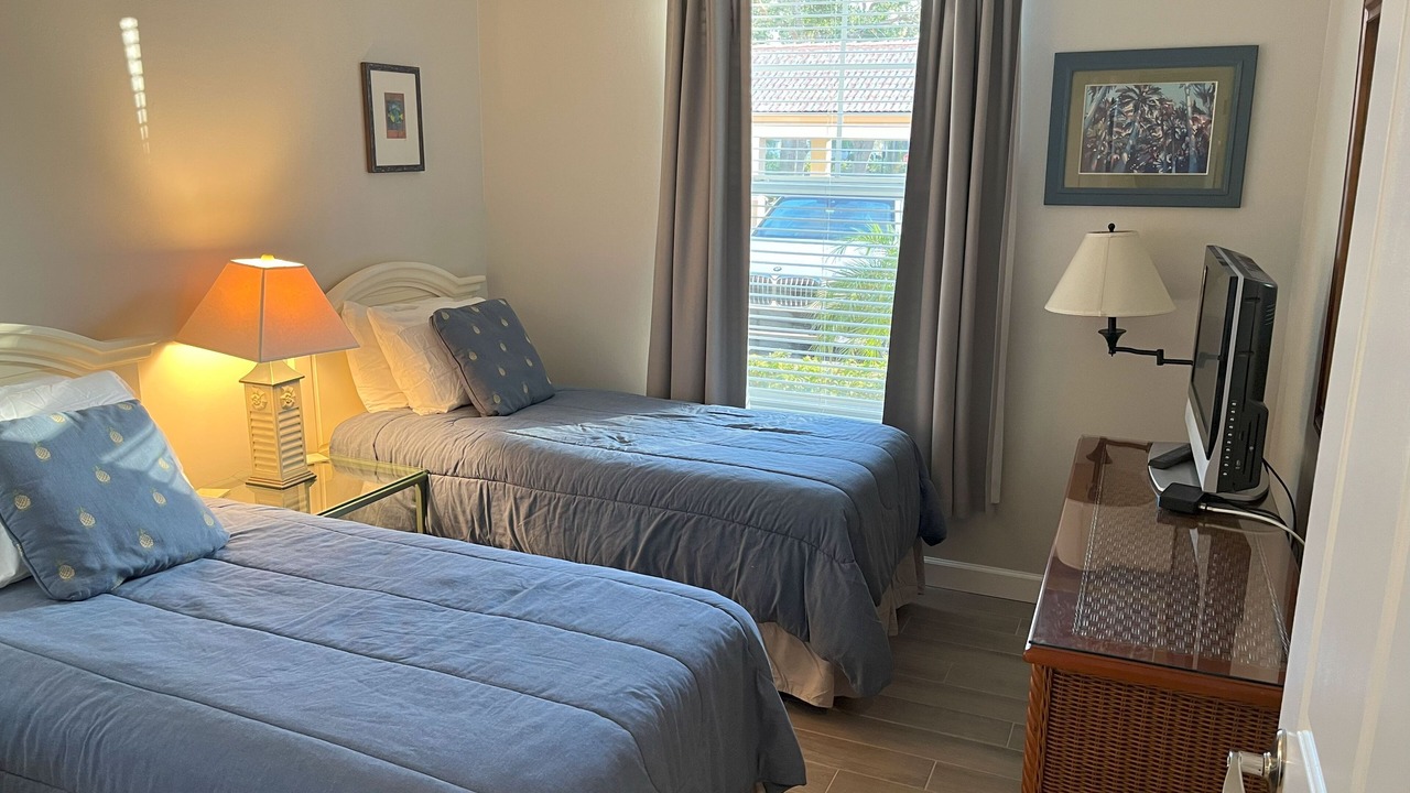 Photo of Bedroom in Tropical Cove