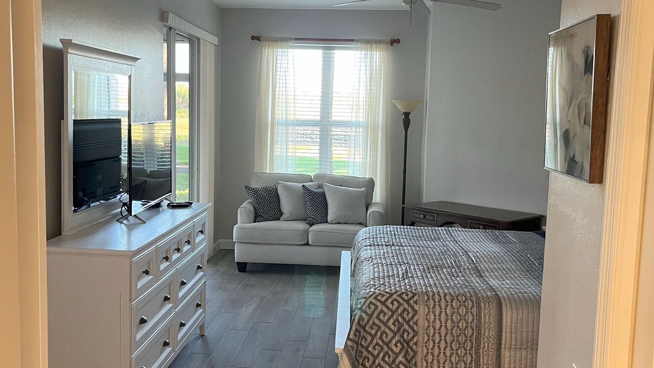 Photo of Bedroom in Tropical Cove