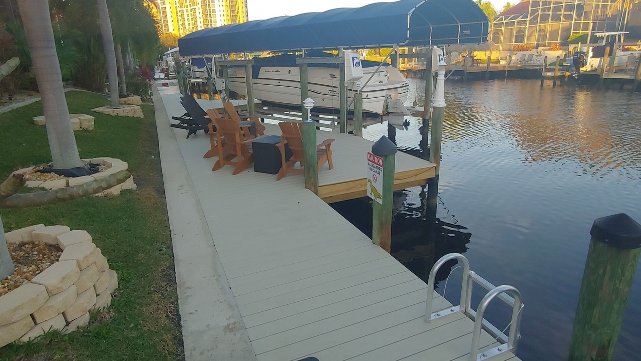 Photo of Outdoor in Pelican