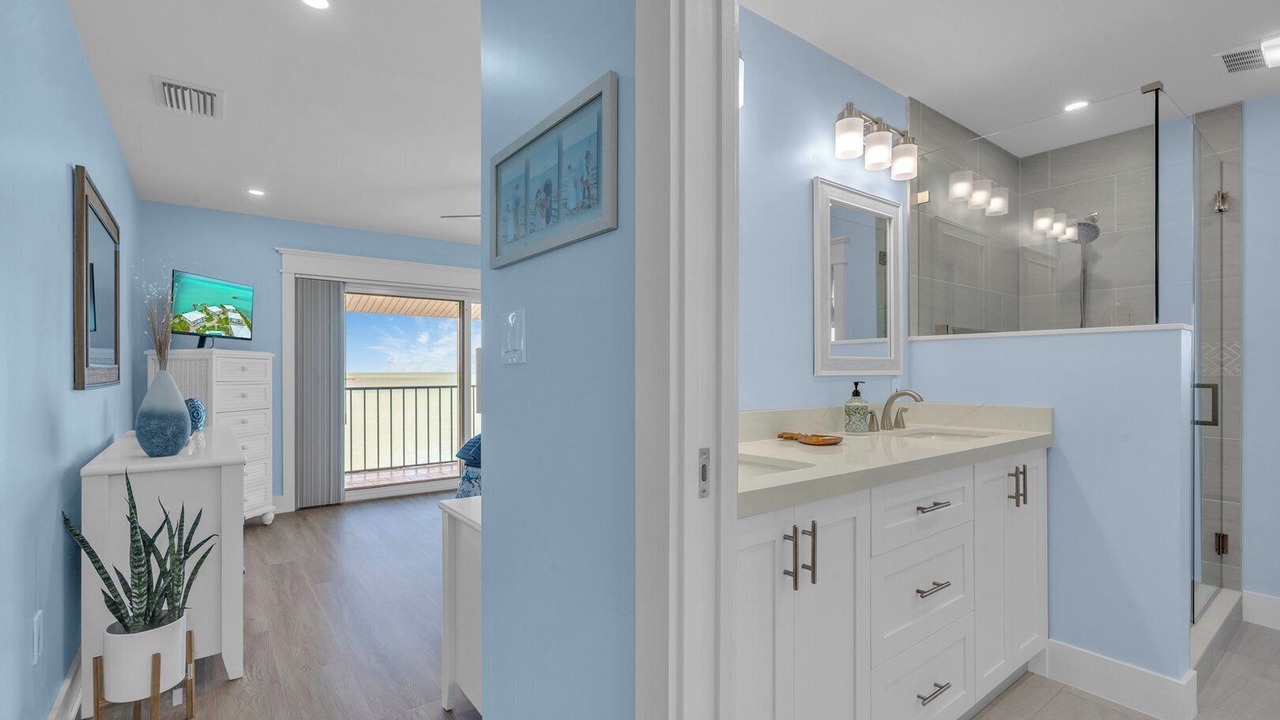 Photo of Bathroom in Marathon