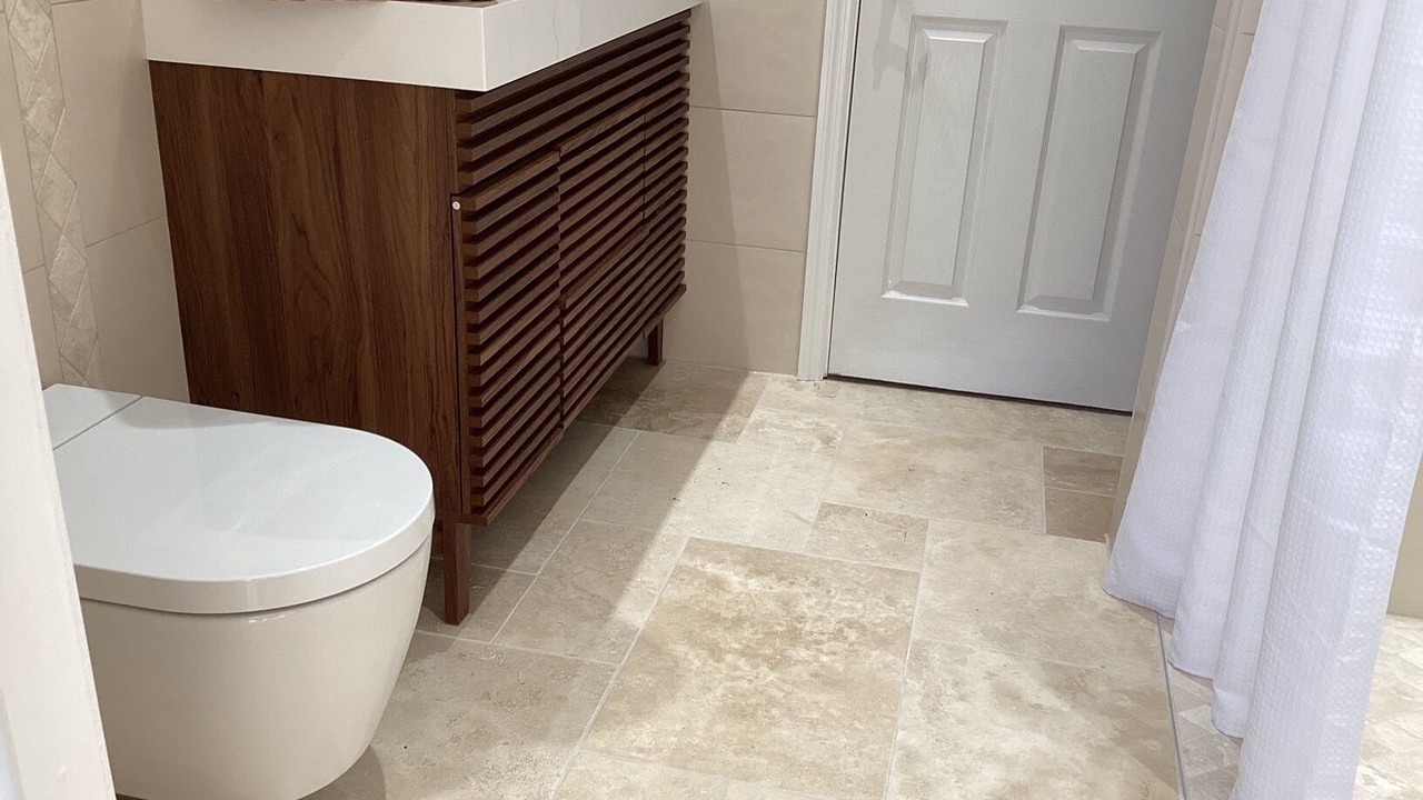 Photo of Bathroom in Caloosahatchee
