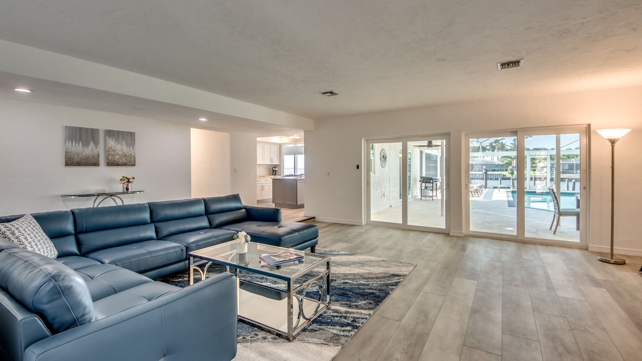 Photo of Livingroom in Yacht Club