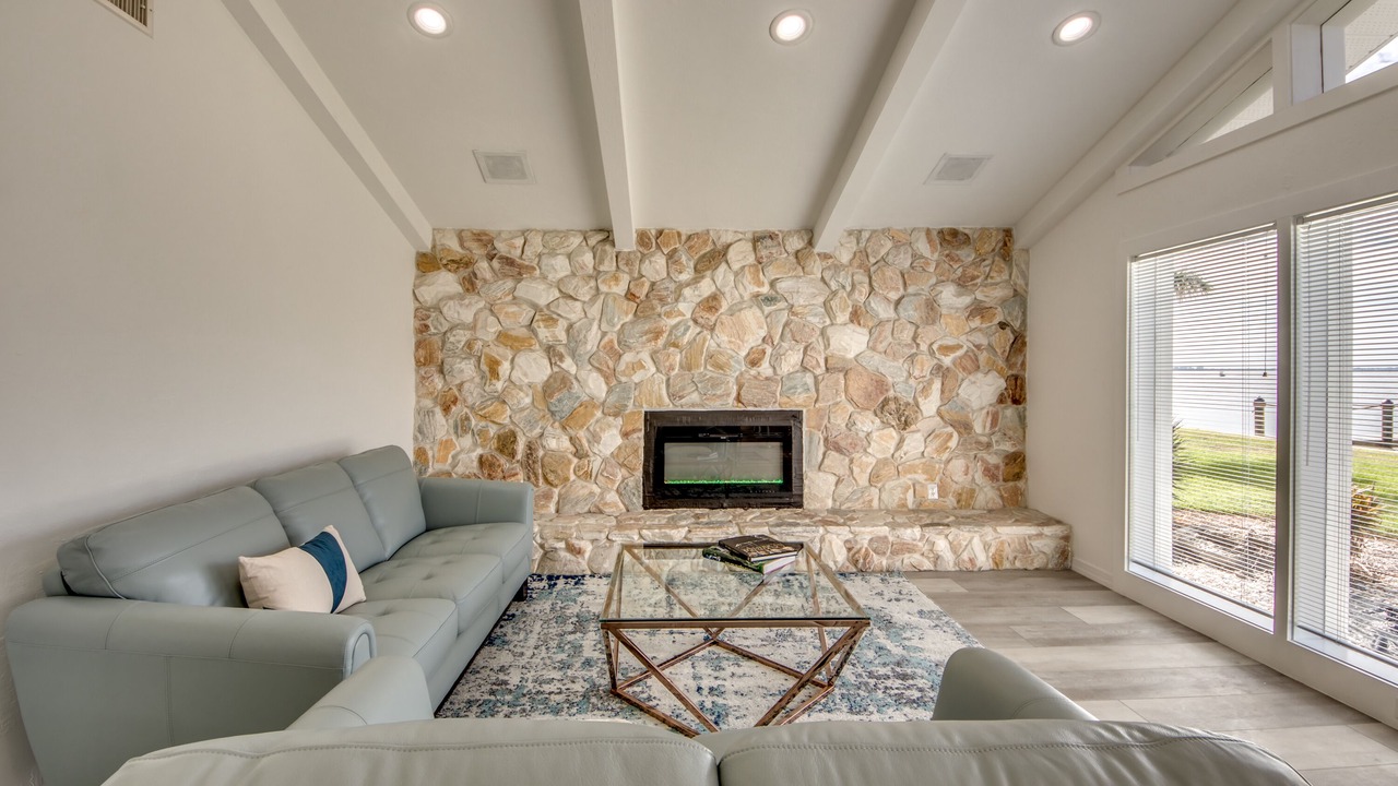 Photo of Livingroom in Yacht Club
