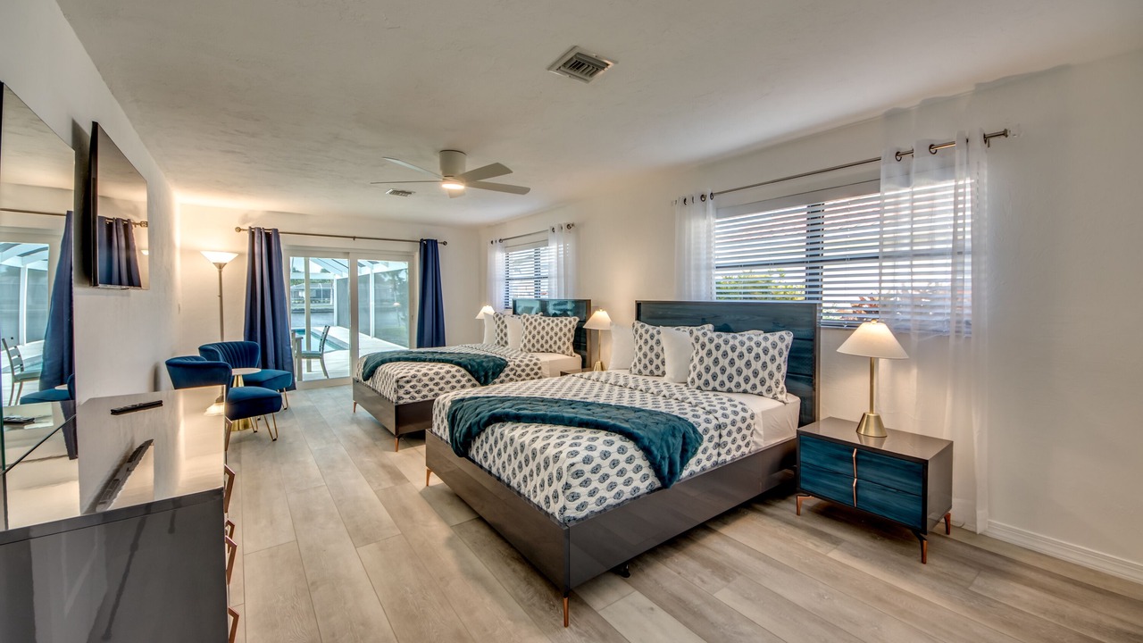 Photo of Bedroom in Yacht Club