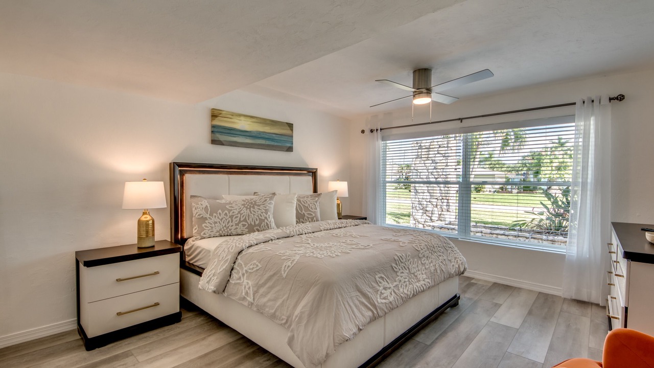 Photo of Bedroom in Yacht Club