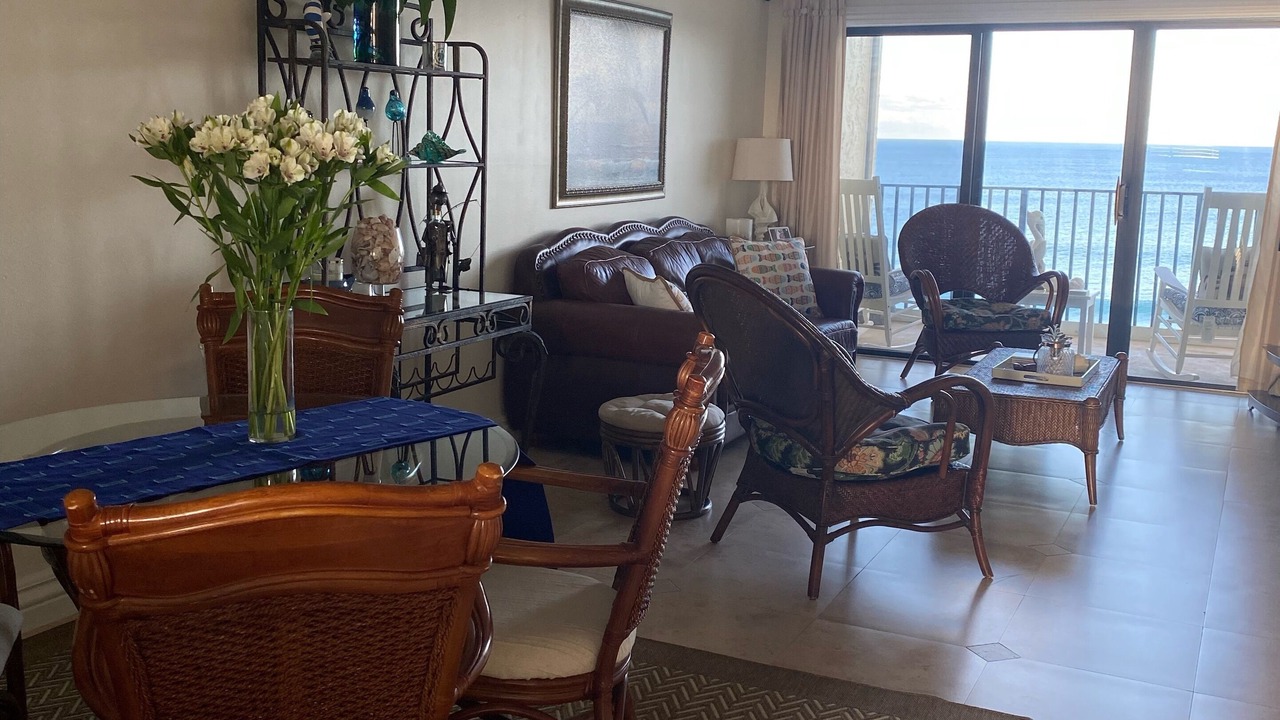 Photo of Livingroom in Hutchinson Island South