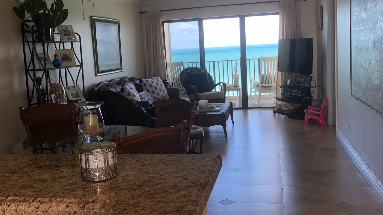 Photo of Livingroom in Hutchinson Island South