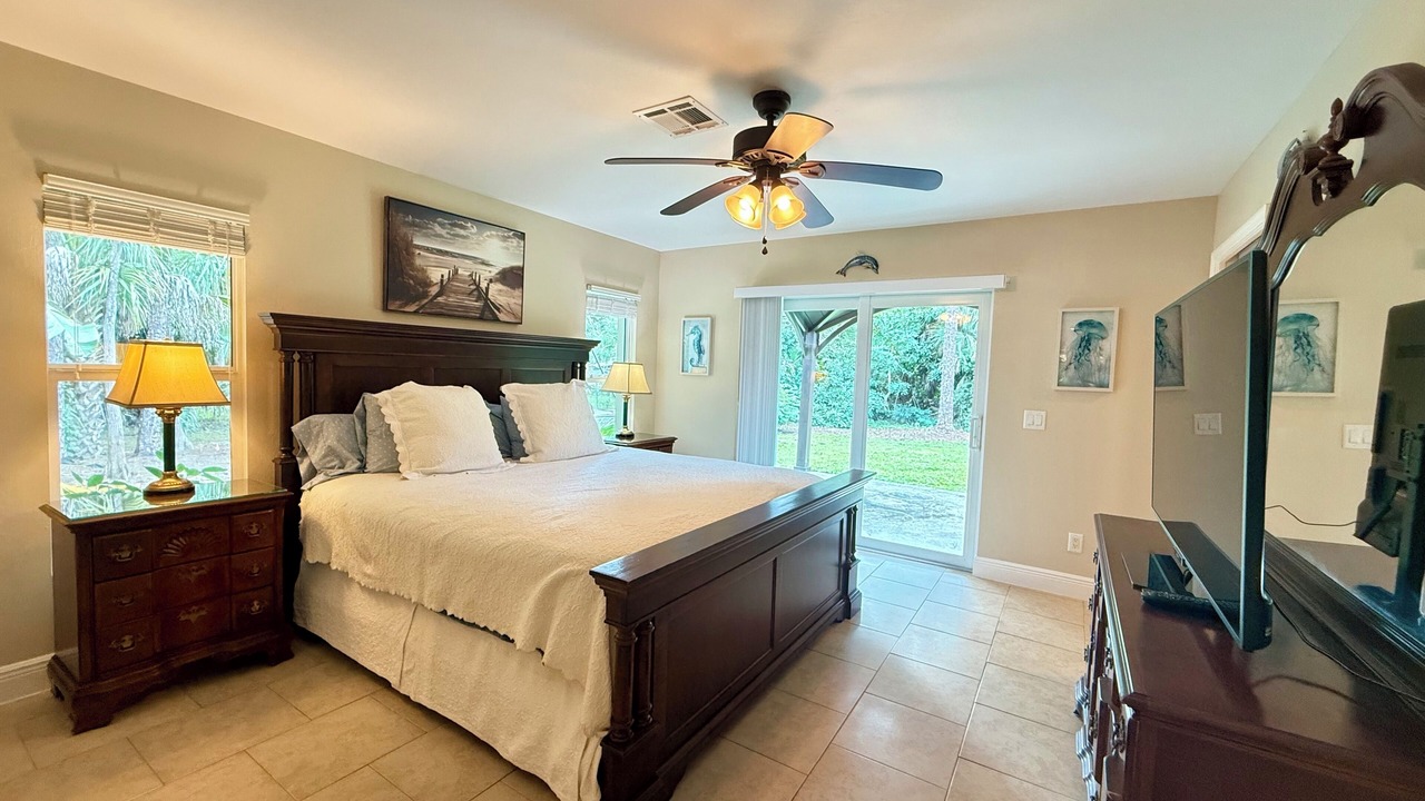 Photo of Bedroom in Oakes Estates