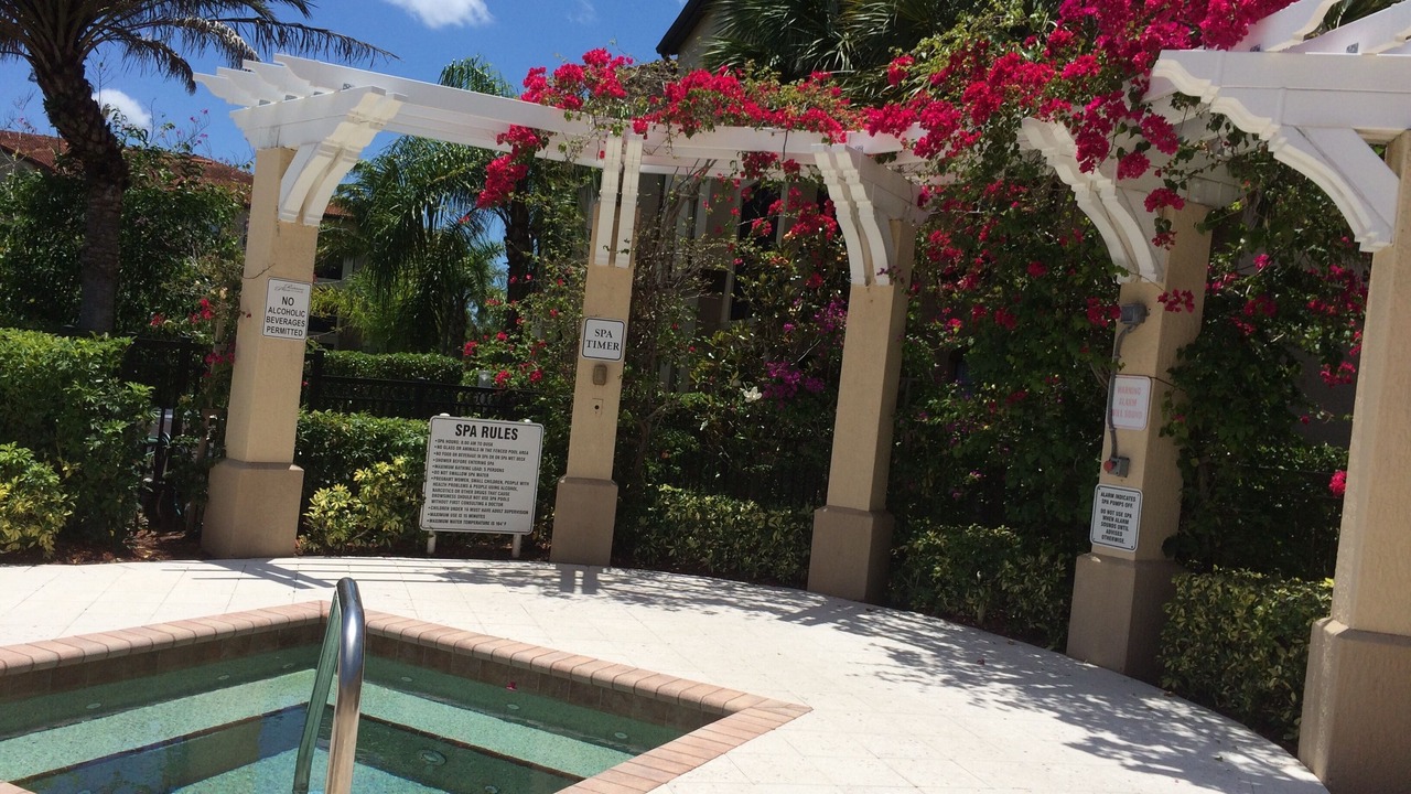 Photo of Outdoor in Naples
