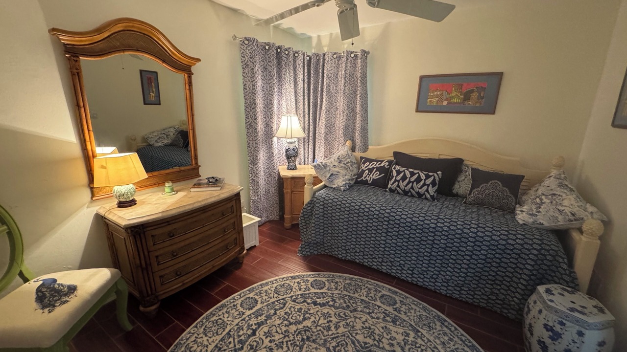 Photo of Bedroom in Bonita Shores