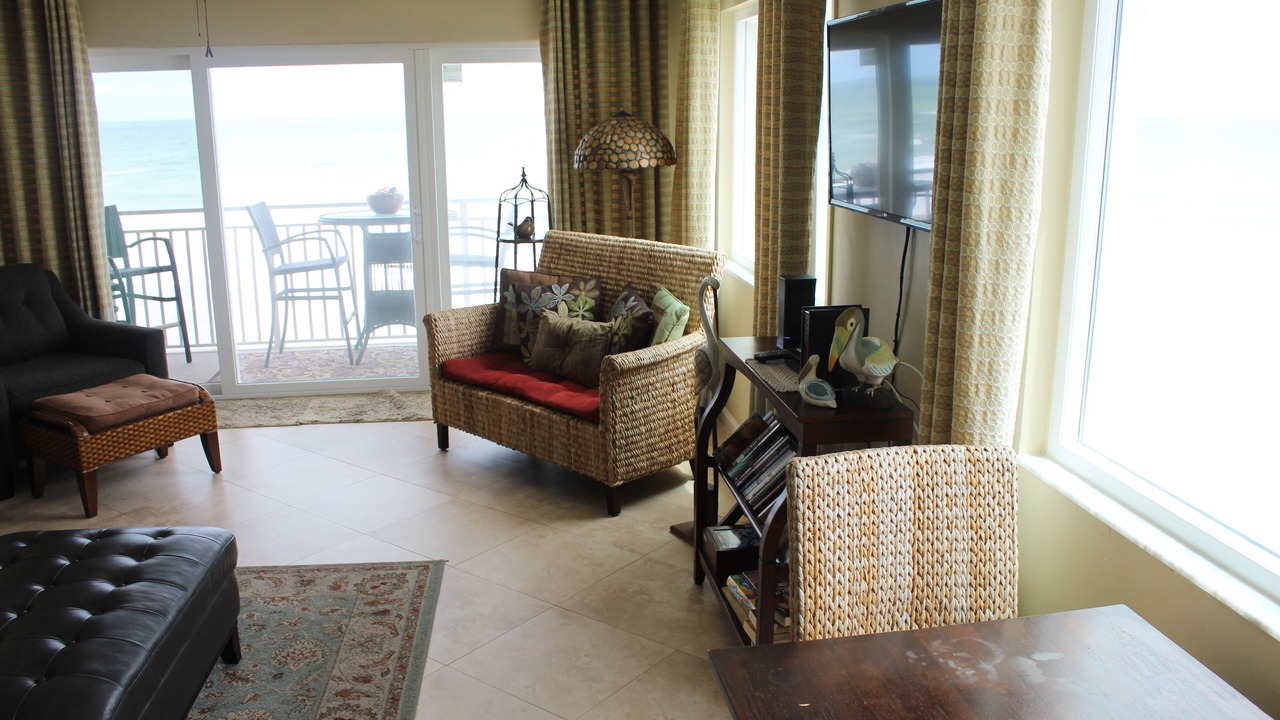 Photo of Livingroom in Satellite Beach