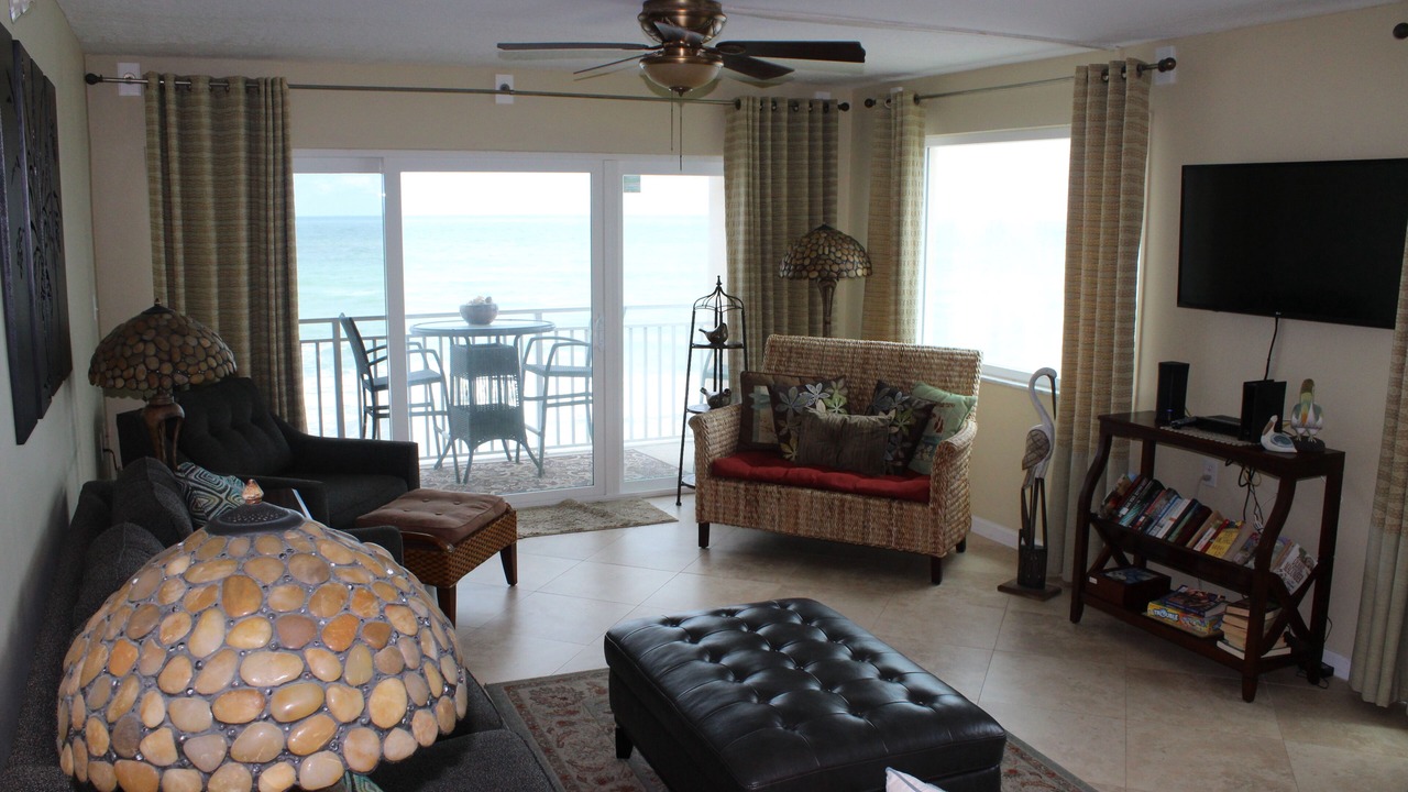 Photo of Livingroom in Satellite Beach