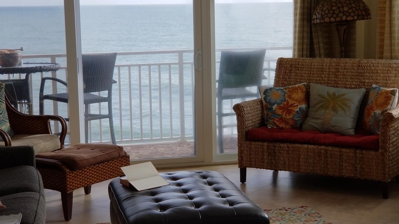 Photo of Livingroom in Satellite Beach