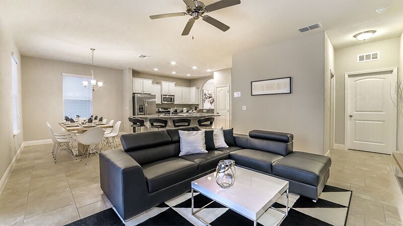 Photo of Livingroom in Loughman