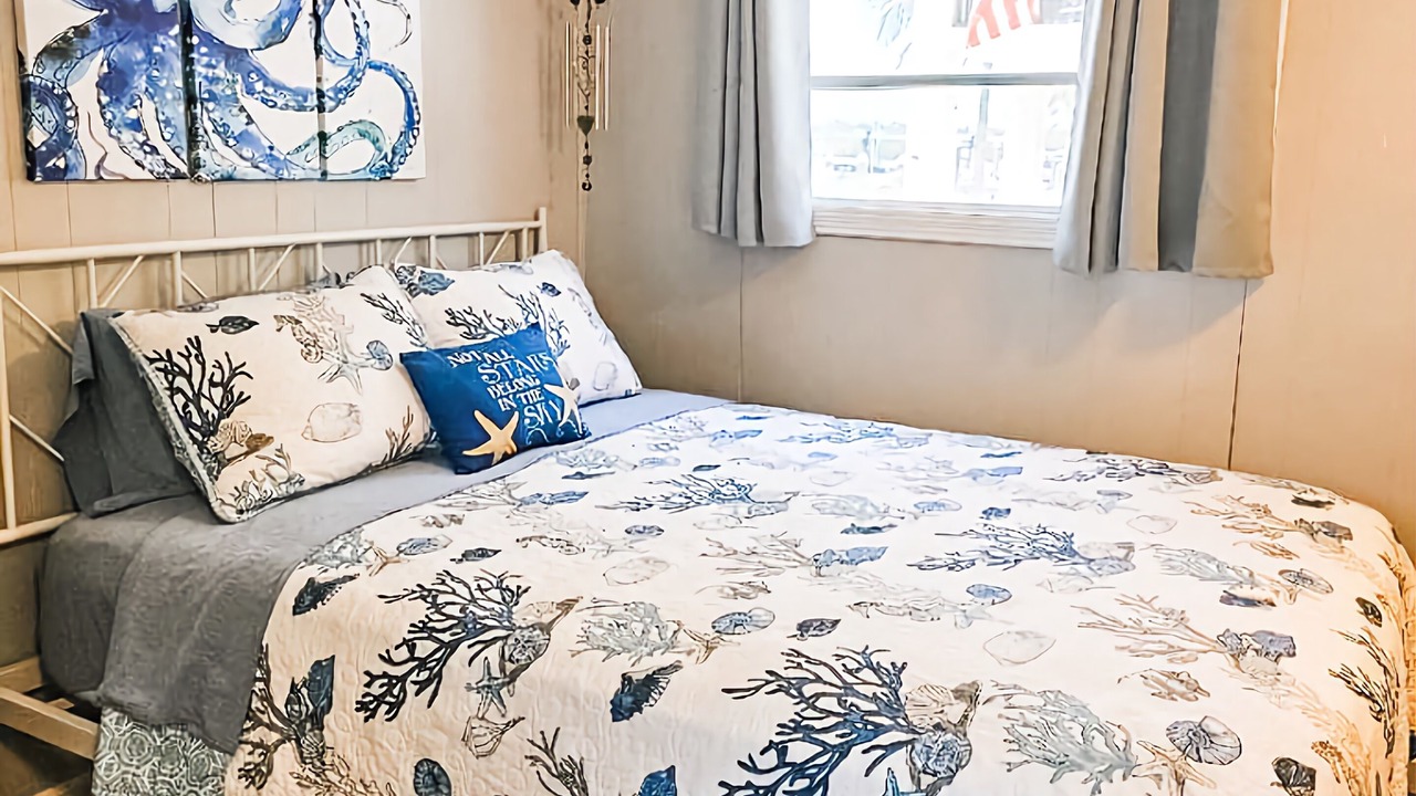 Photo of Bedroom in Rock Harbor