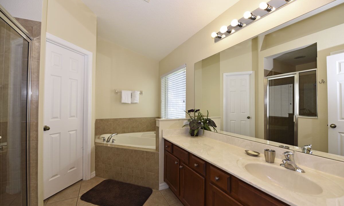 Photo of Bathroom in Veranda Palms