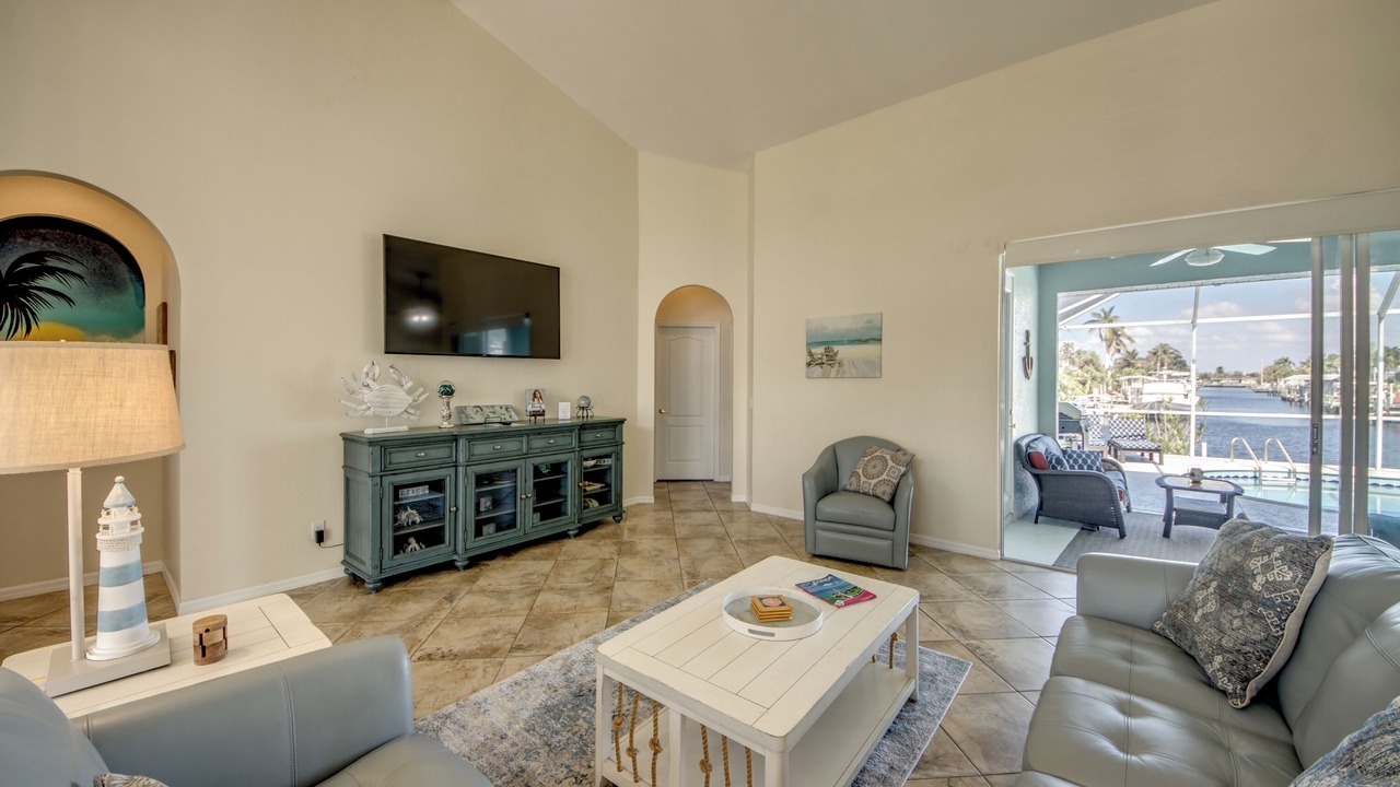 Photo of Livingroom in Caloosahatchee