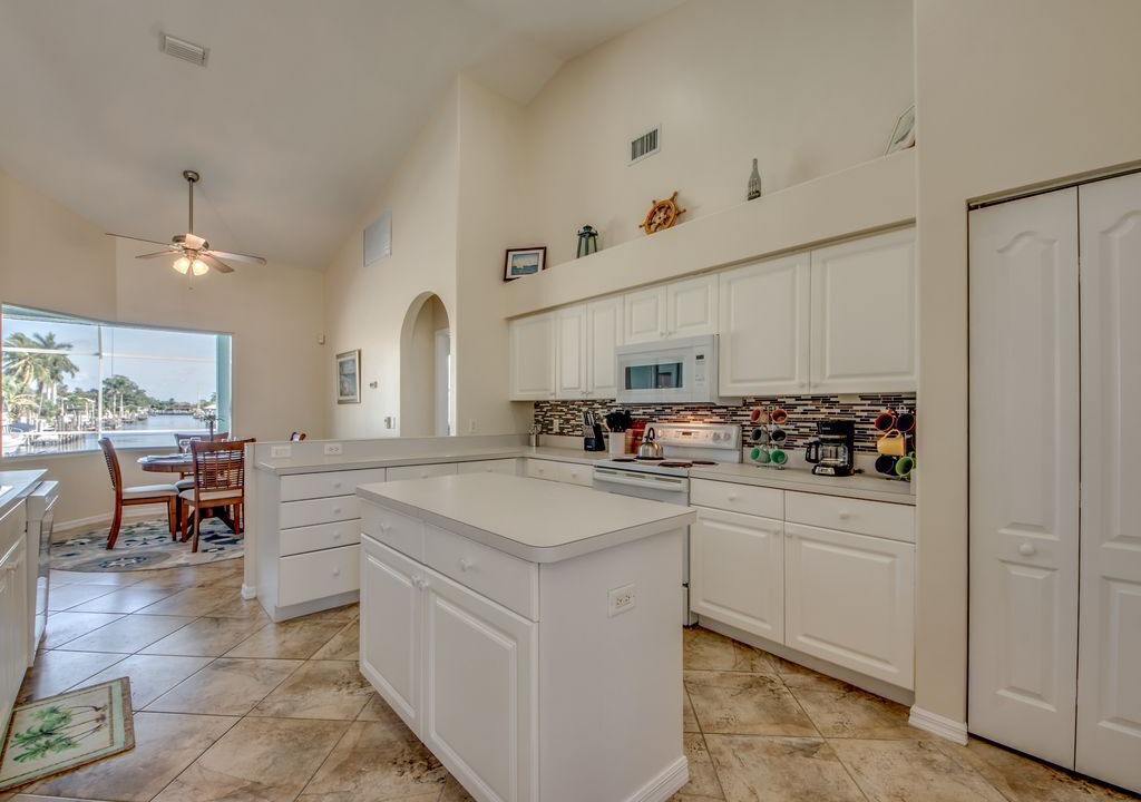 Photo of Kitchen in Caloosahatchee