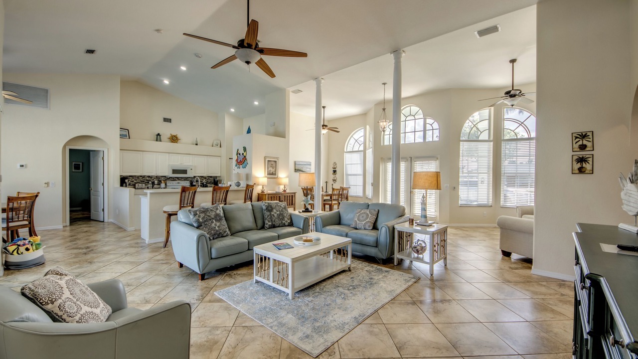 Photo of Livingroom in Caloosahatchee