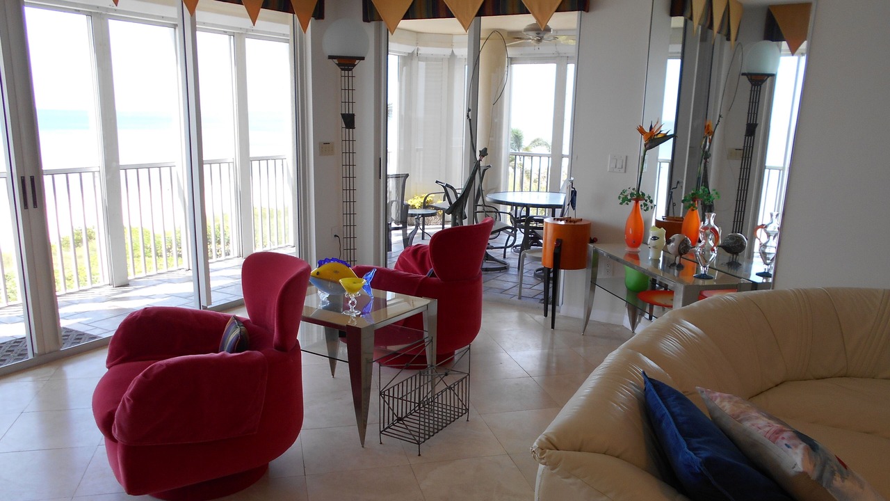 Photo of Livingroom in Vanderbilt Beach