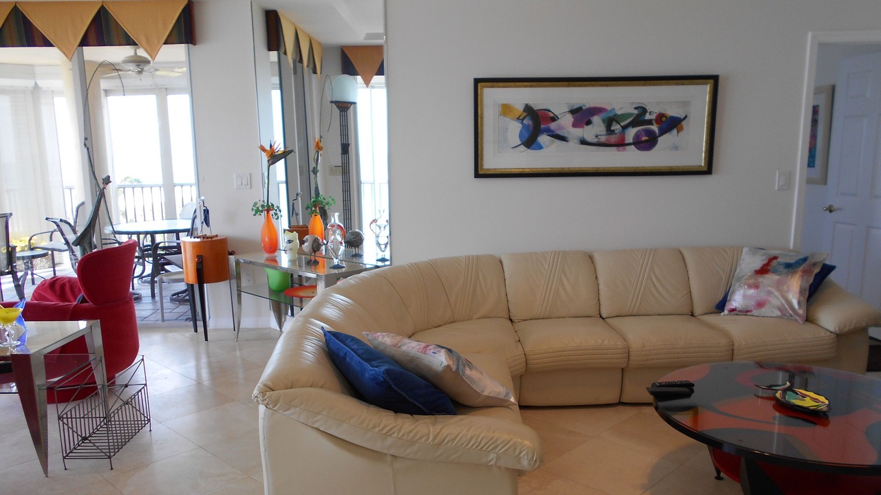 Photo of Livingroom in Vanderbilt Beach