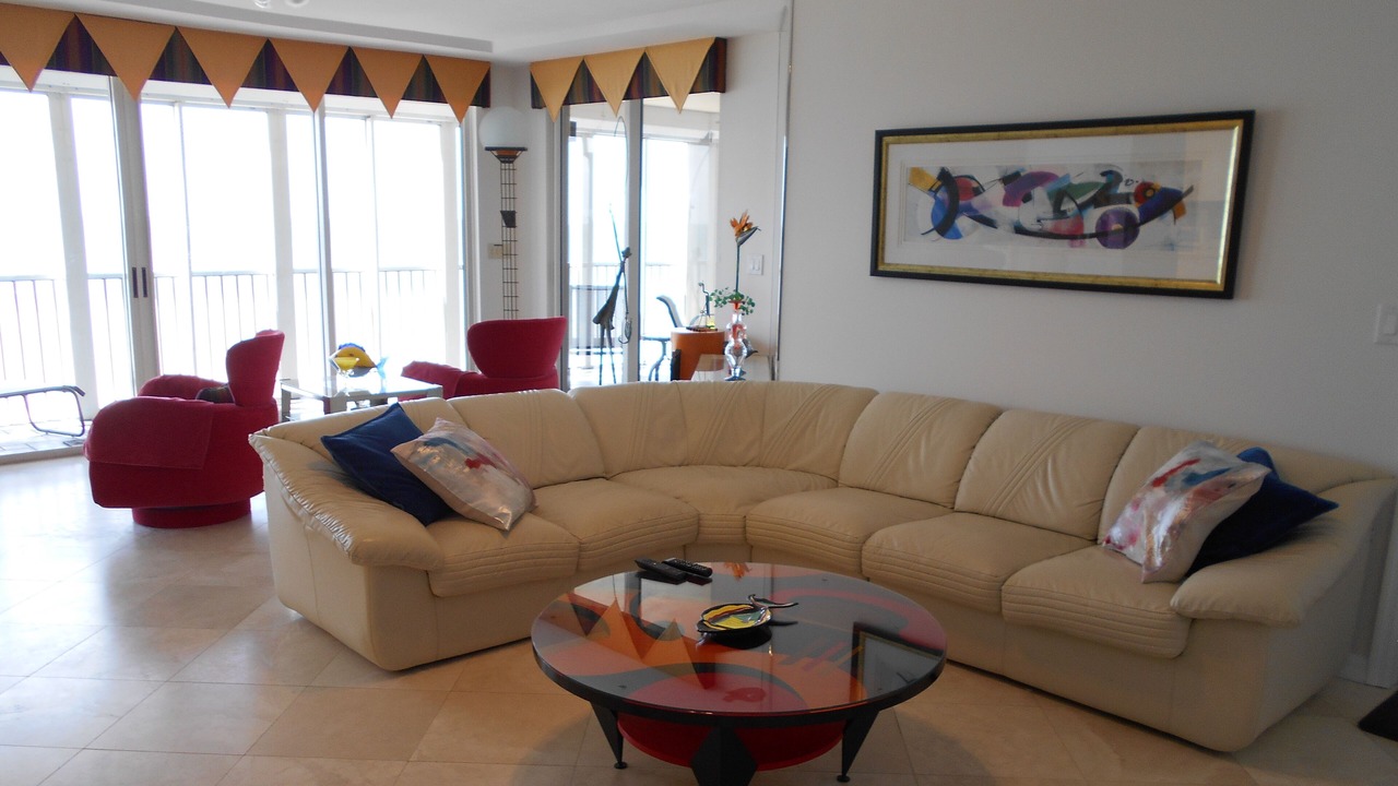 Photo of Livingroom in Vanderbilt Beach