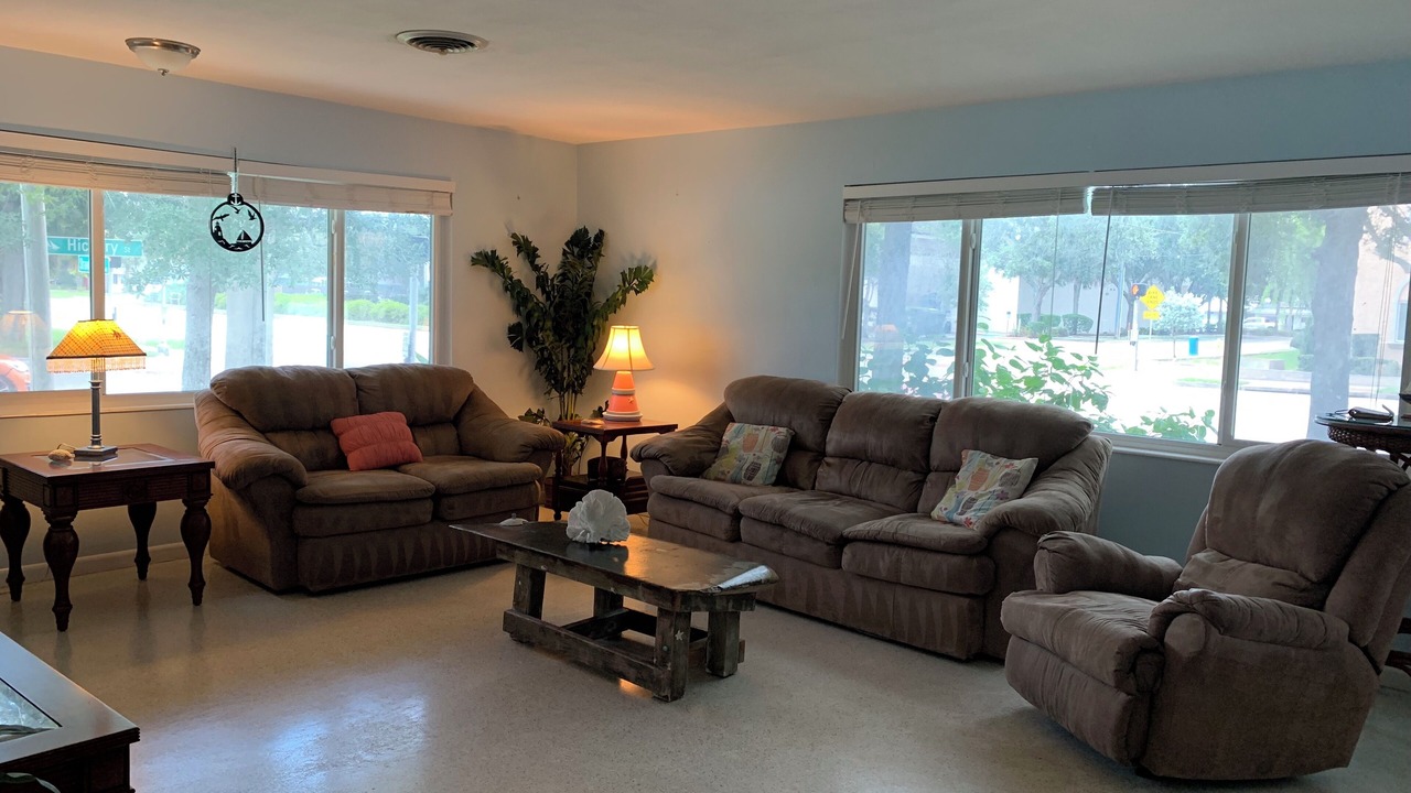 Photo of Livingroom in Historic Downtown Melbourne