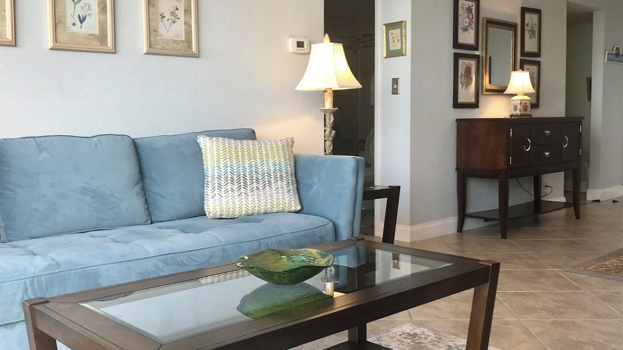 Photo of Livingroom in Island Estate