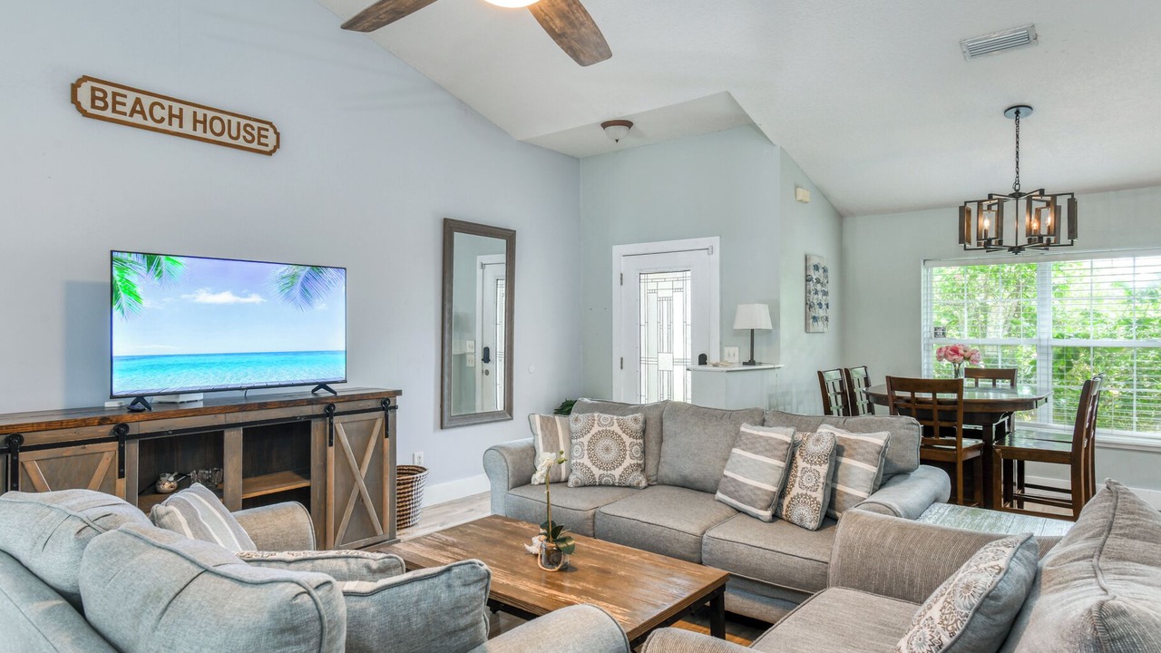 Photo of Livingroom in Butler Beach