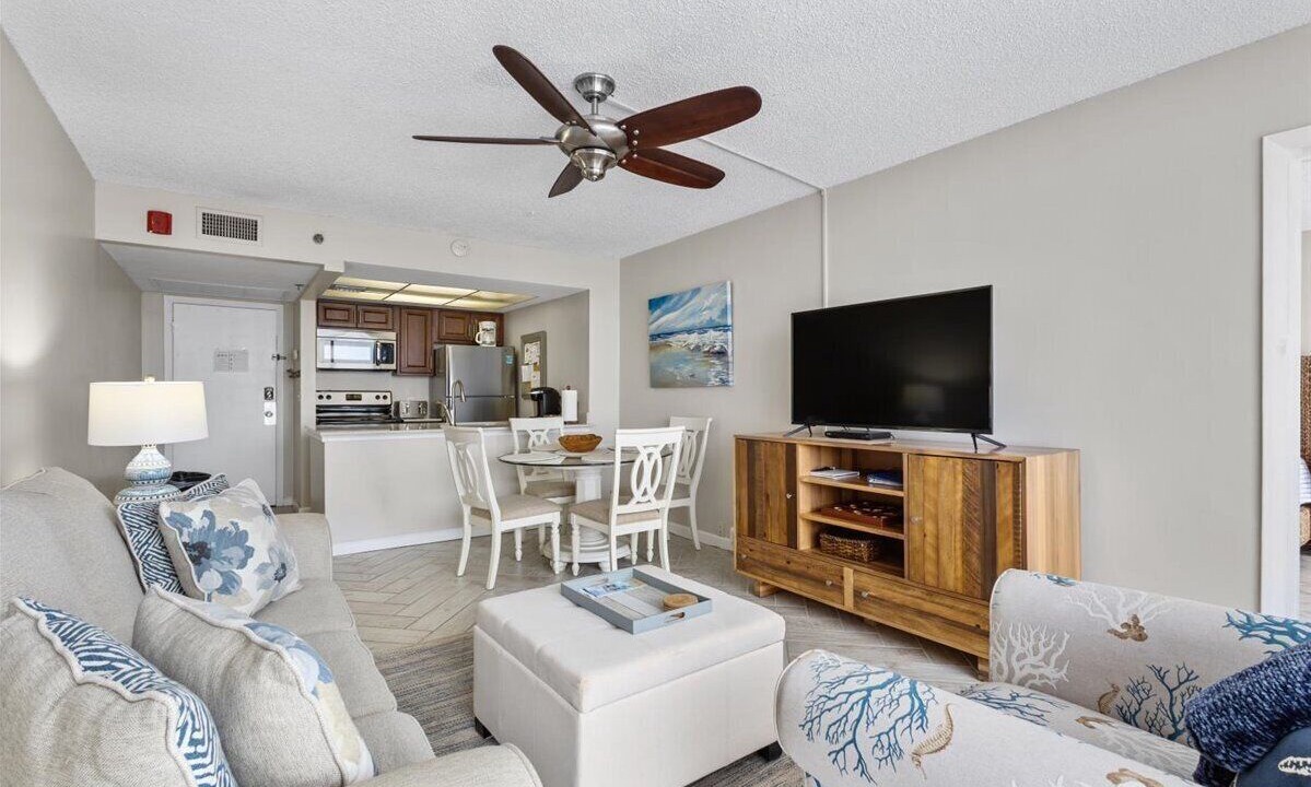 Photo of Livingroom in Hutchinson Island South