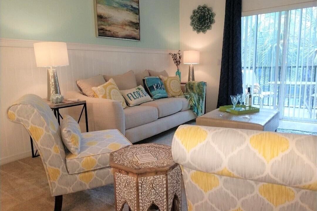 Photo of Livingroom in Bahama Bay